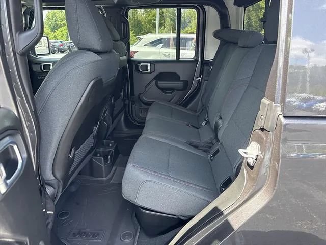 New 2026 Jeep Gladiator Rubicon w/ Steel Power Dome Hood Package AWD/4WD image 14