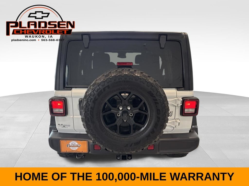 Used 2025 Jeep Wrangler Willys AWD/4WD image 3