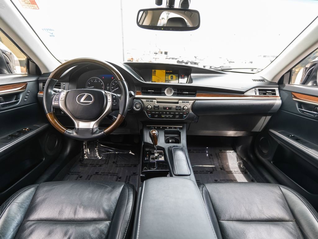 Used 2013 Lexus ES 350 w/ Luxury Pkg image 14