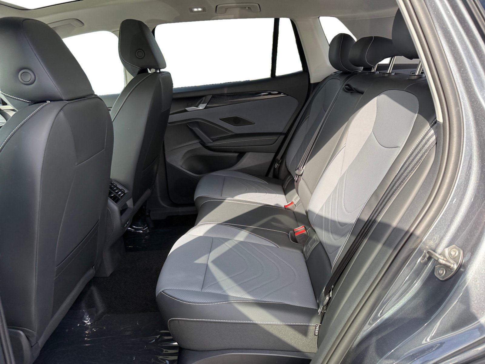 New 2026 Volkswagen Tiguan SE AWD/4WD image 16