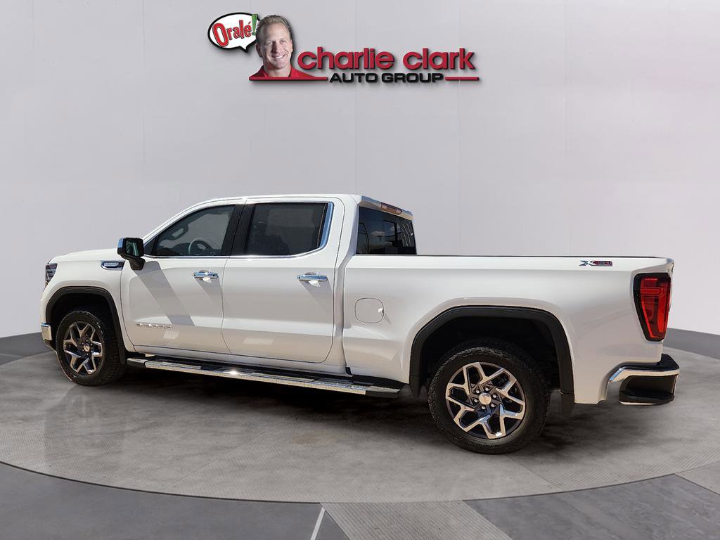 New 2026 GMC Sierra 1500 SLT image 2