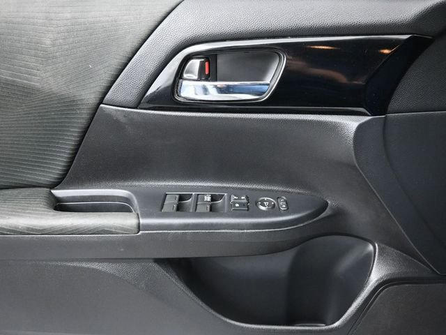 Used 2017 Honda Accord LX image 24
