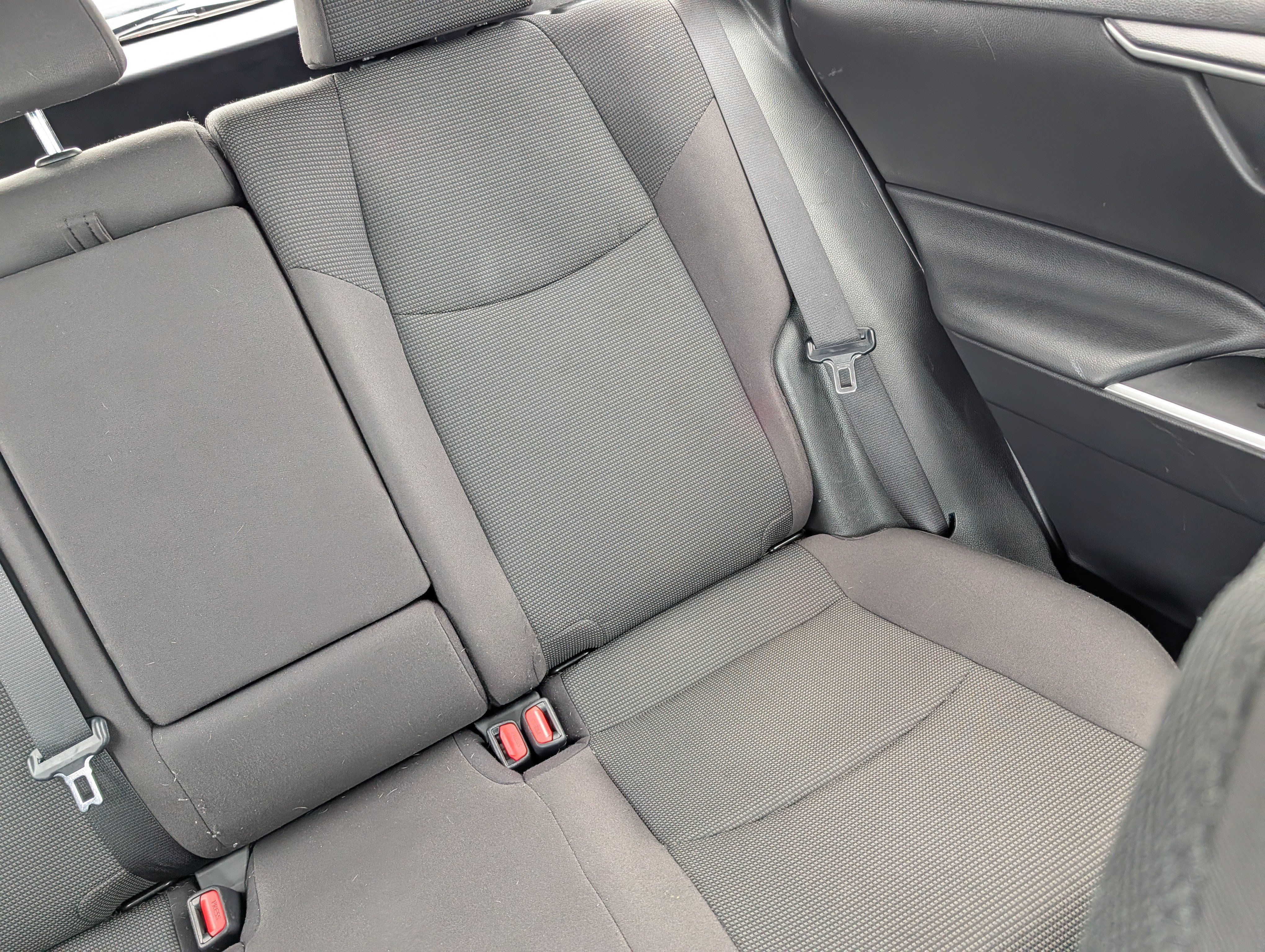 Used 2021 Toyota RAV4 LE AWD/4WD image 14