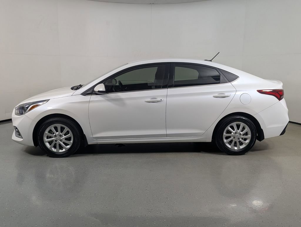 Used 2022 Hyundai Accent SEL image 4