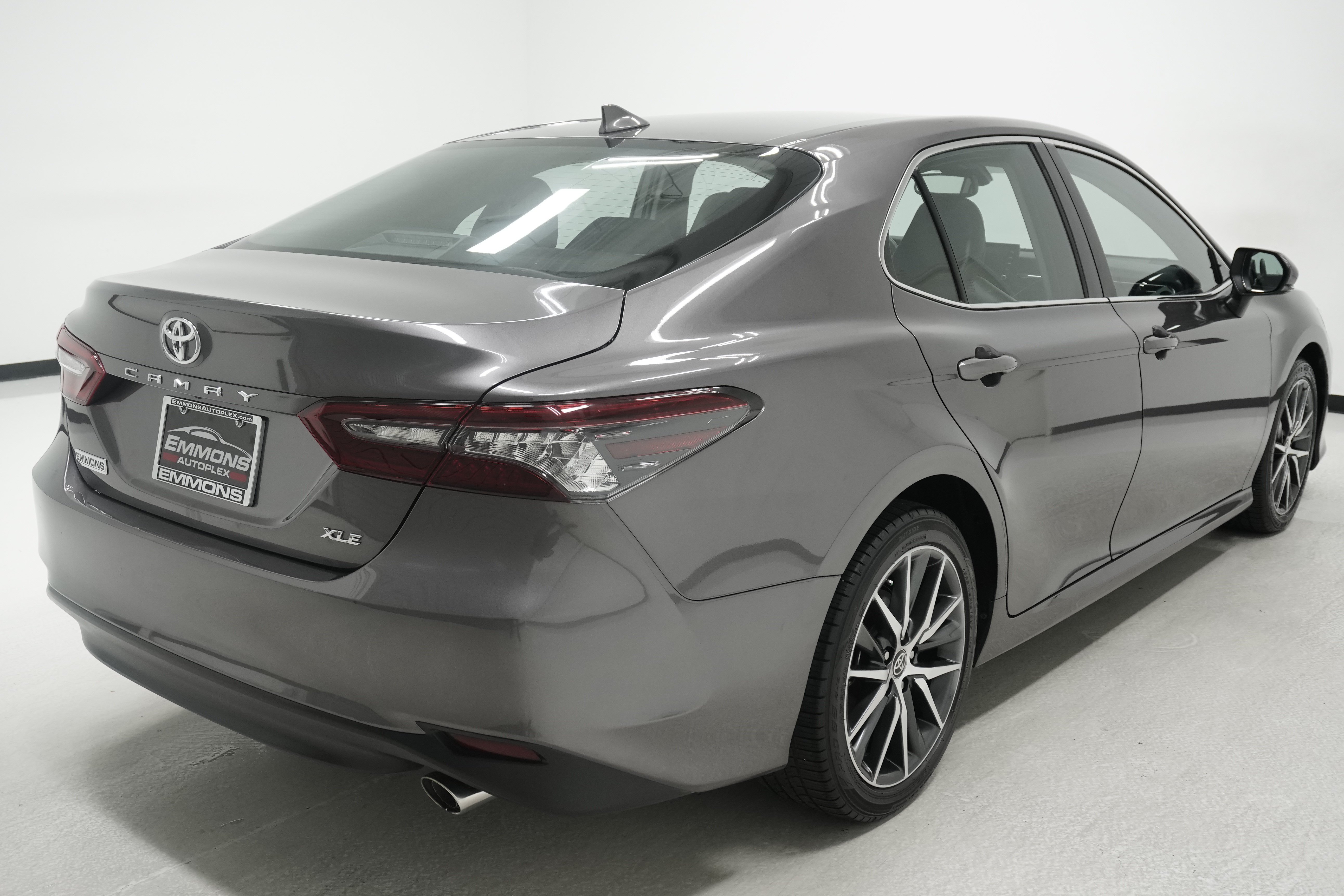 Used 2023 Toyota Camry XLE FWD image 4