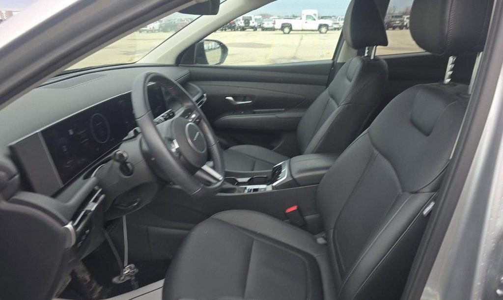 Used 2025 Hyundai Tucson SEL image 2