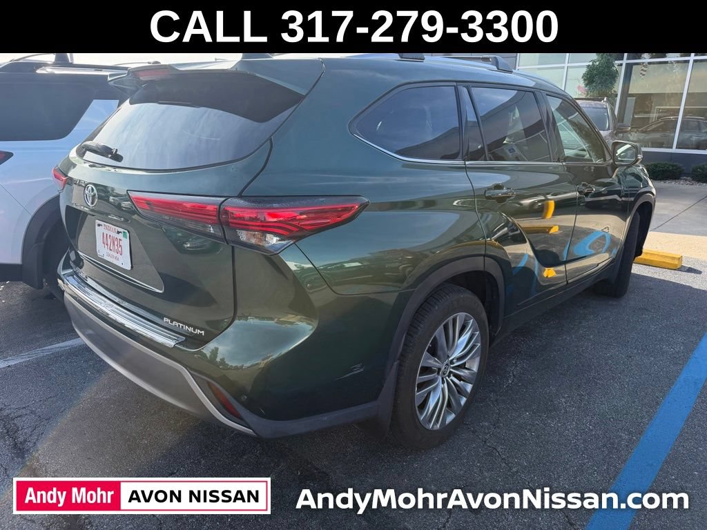 Used 2023 Toyota Highlander Platinum FWD image 5