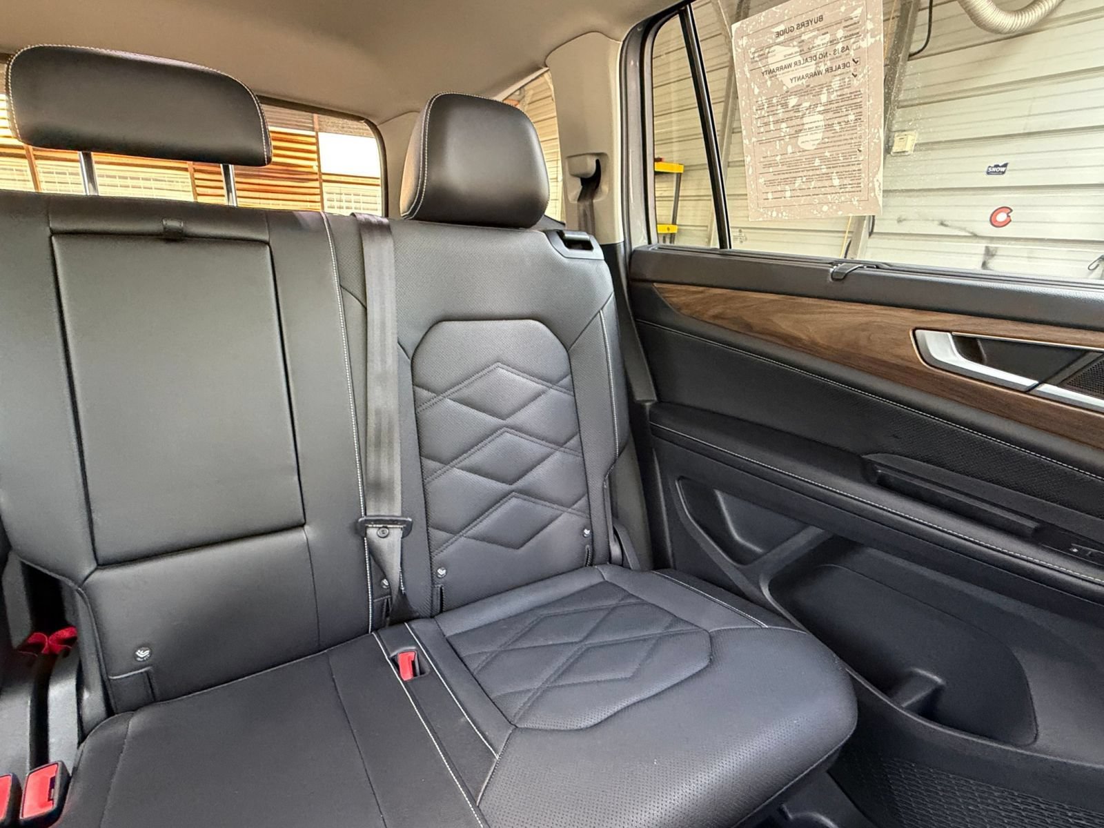 Used 2024 Volkswagen Atlas SE AWD/4WD image 37