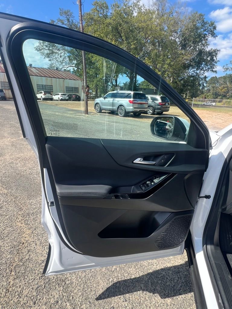 New 2026 Chevrolet Equinox LT image 10