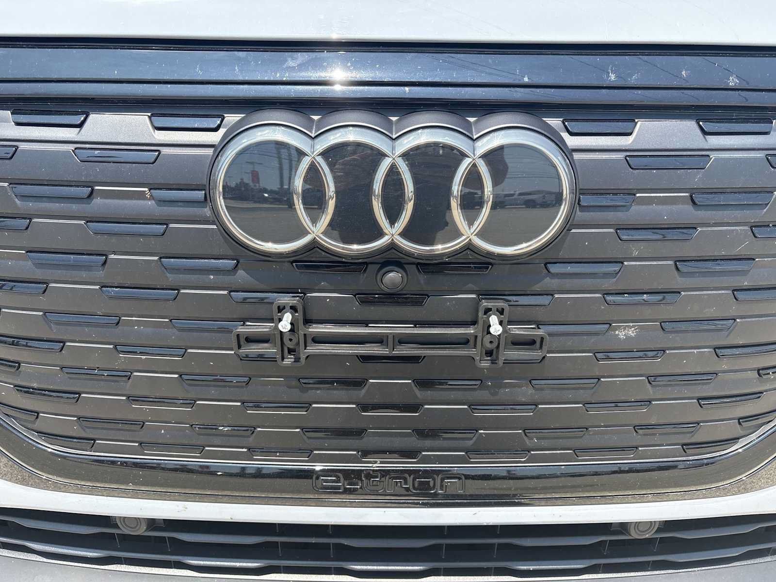 Used 2022 Audi Q4 e-tron Prestige AWD/4WD image 33