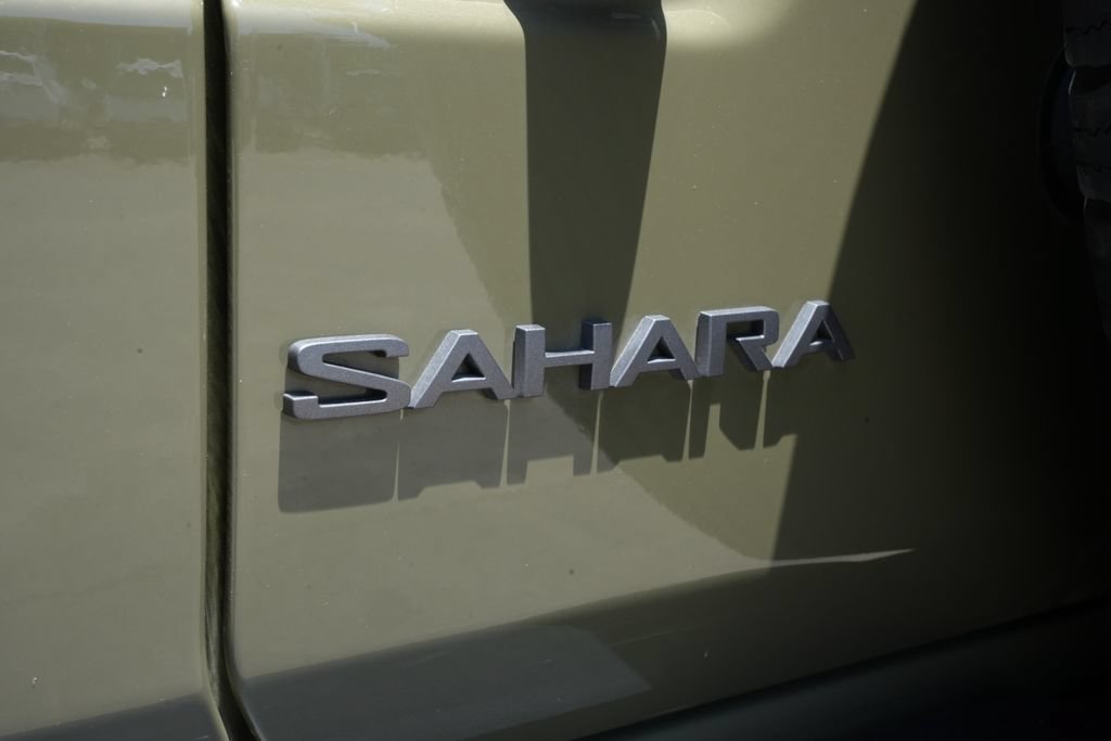 Used 2026 Jeep Wrangler Unlimited Sahara AWD/4WD image 18