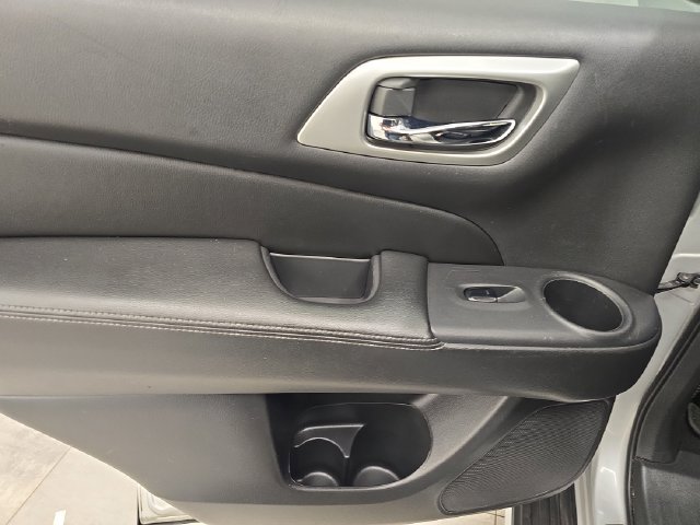Used 2018 Nissan Pathfinder SL FWD image 20