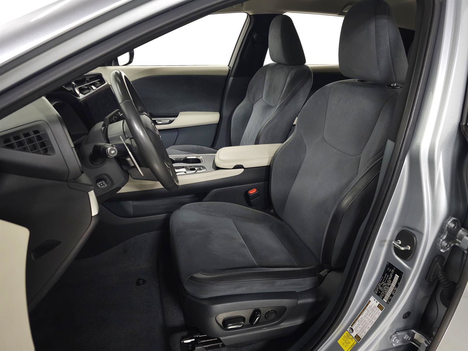 Certified 2023 Lexus RZ 450e Premium w/ Accessory Package (Z1) AWD/4WD image 15