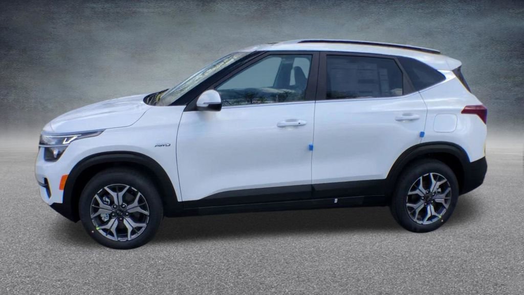 Used 2021 Kia Seltos EX image 11