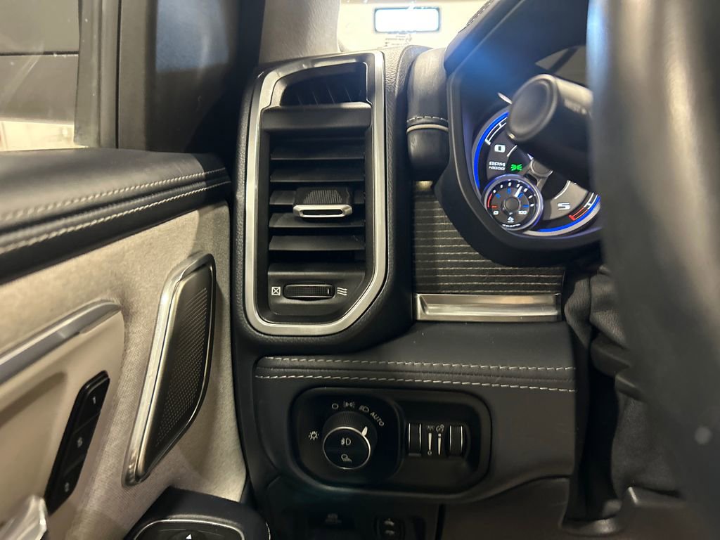 Used 2022 RAM 1500 Limited AWD/4WD image 18
