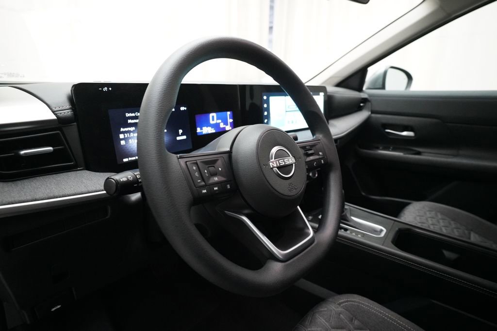 Certified 2025 Nissan Kicks SV image 8