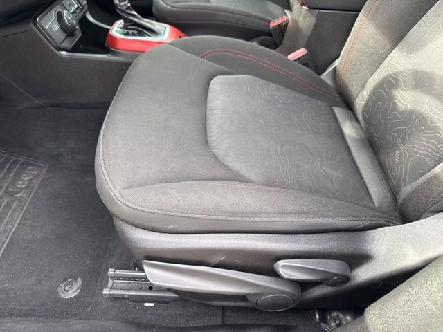 Used 2020 Jeep Renegade Trailhawk image 11