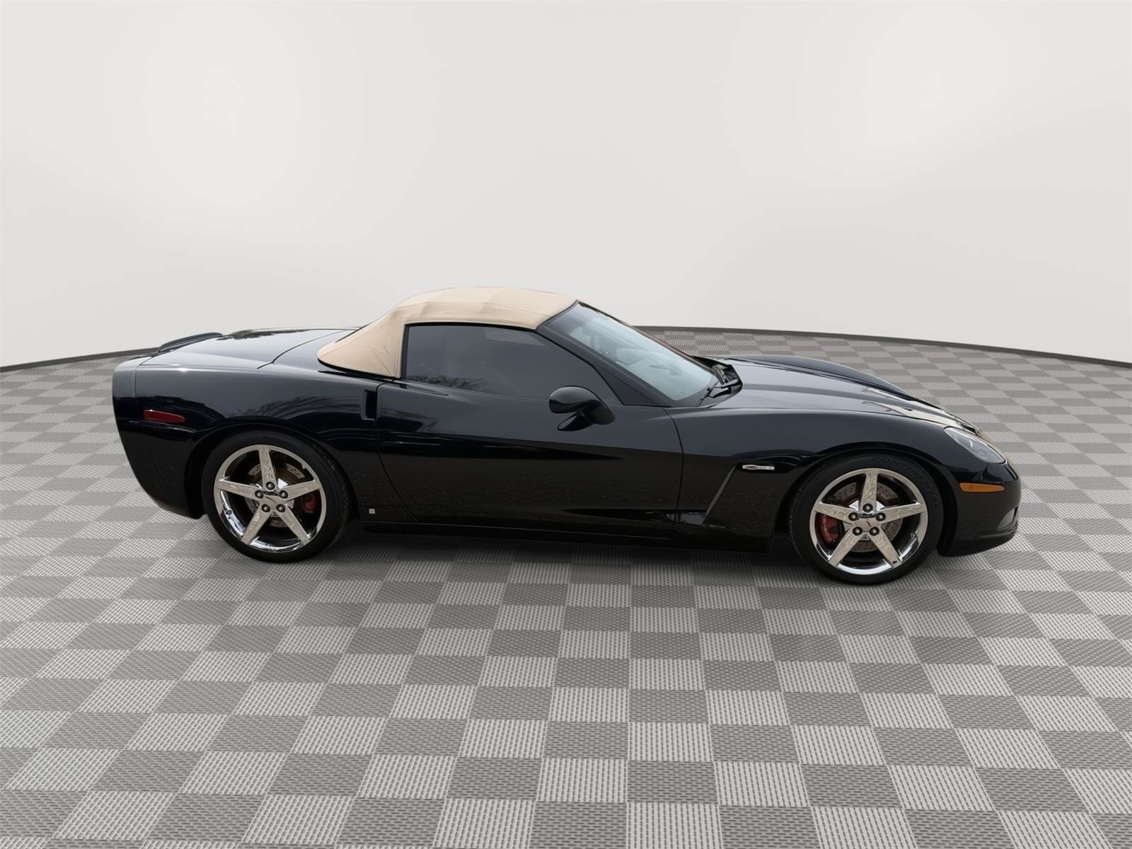 Used 2007 Chevrolet Corvette Convertible w/ Preferred Equipment Group RWD image 9