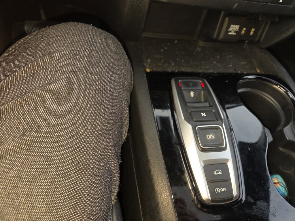 Used 2016 Honda Pilot Touring image 19