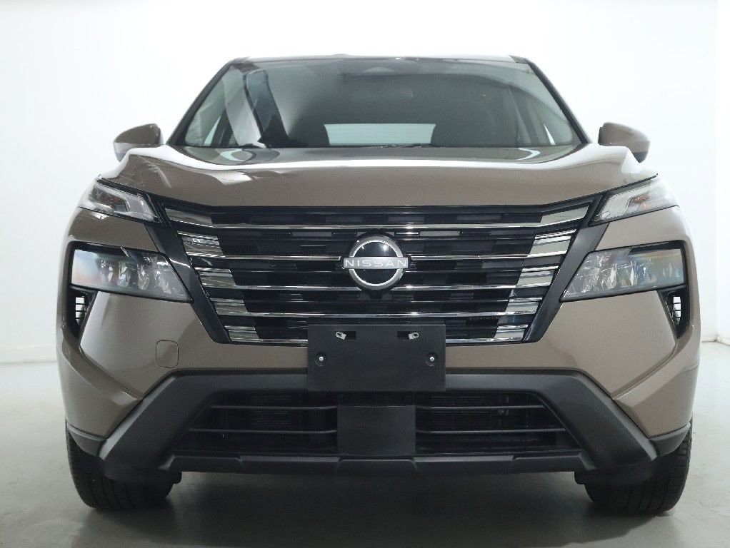 Used 2025 Nissan Rogue SV AWD/4WD image 6
