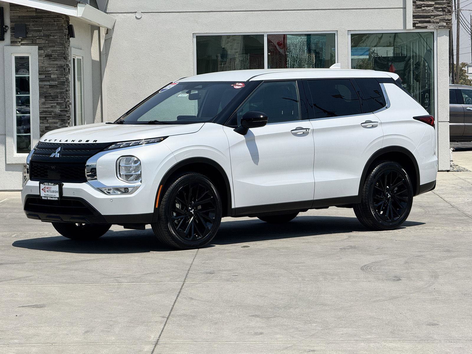 Used 2023 Mitsubishi Outlander SE Black Edition