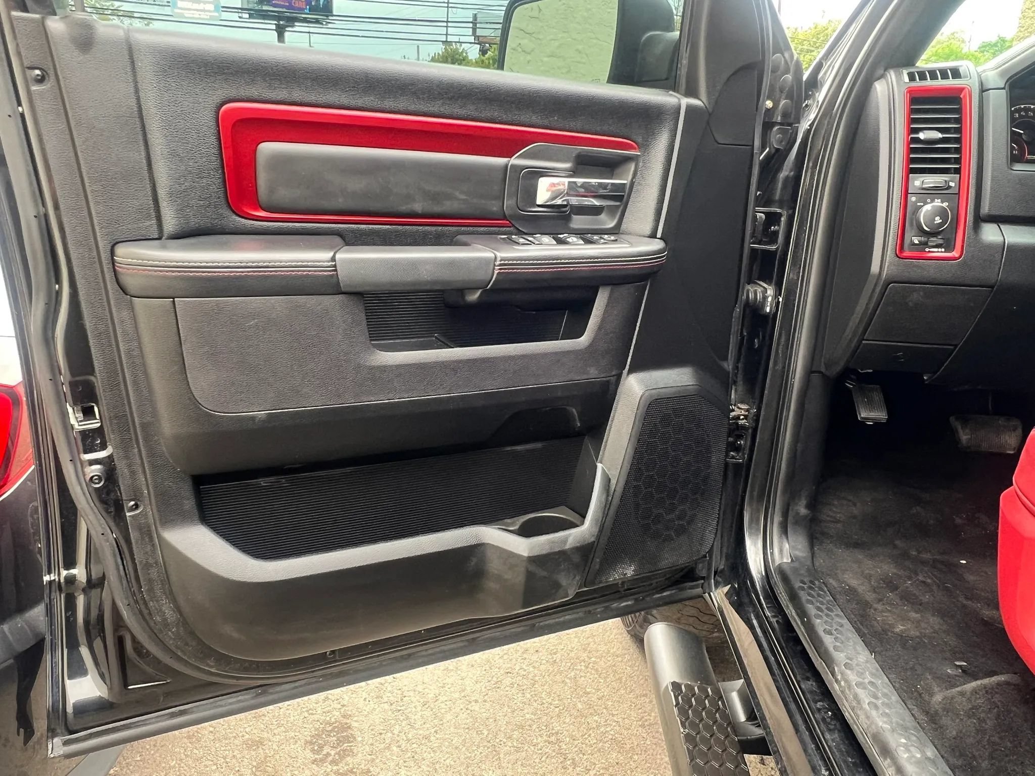 Used 2017 RAM 1500 Rebel w/ Luxury Group AWD/4WD image 10