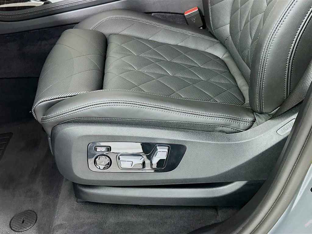 Certified 2024 BMW X7 xDrive40i w/ Premium Package image 20