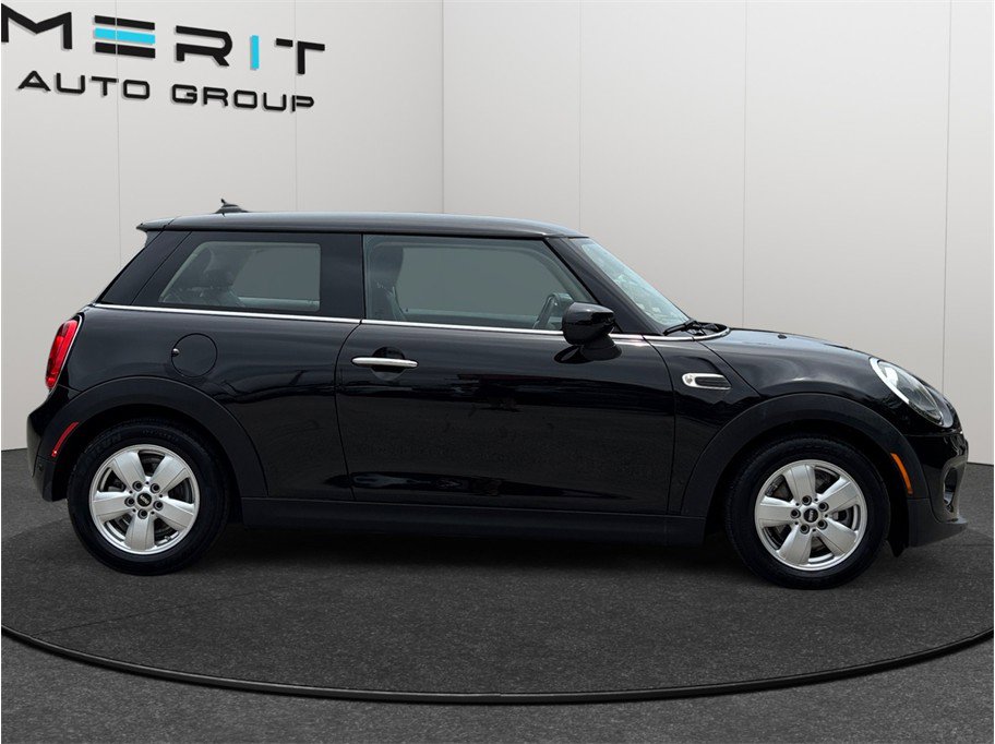 Used 2021 MINI Cooper 2-Door Hardtop FWD image 10