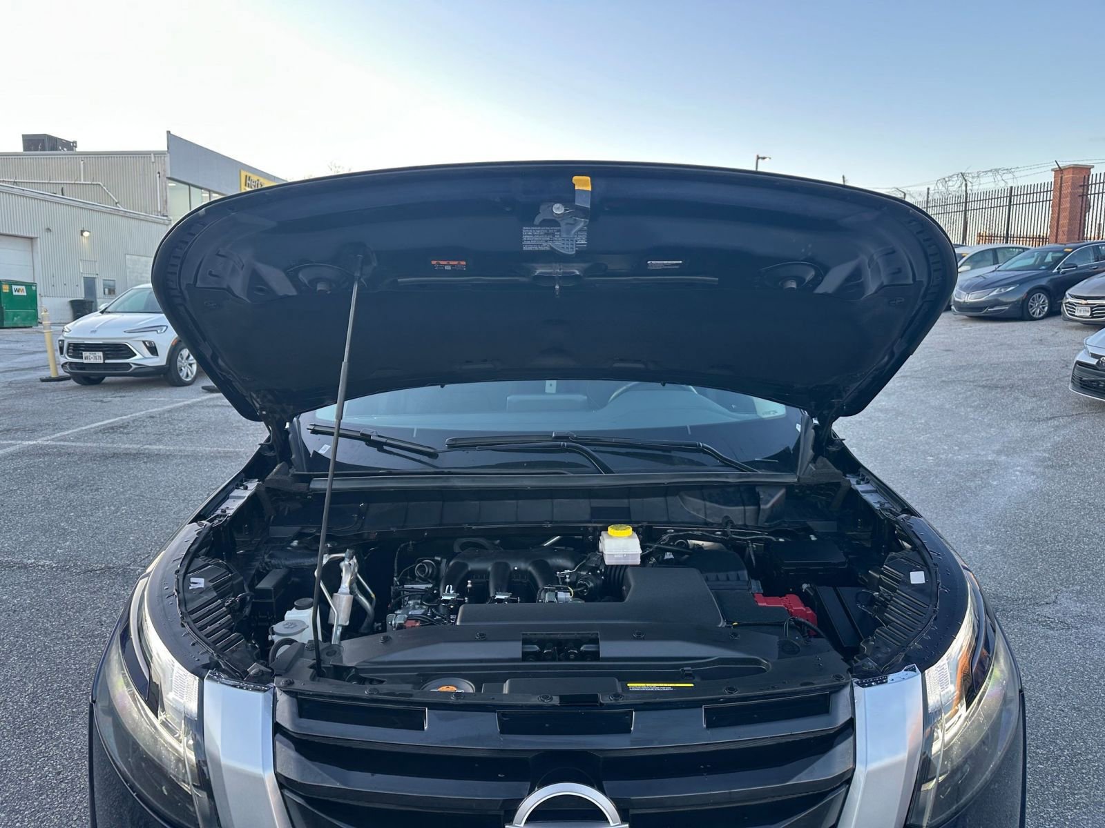 Used 2025 Nissan Pathfinder SV image 33