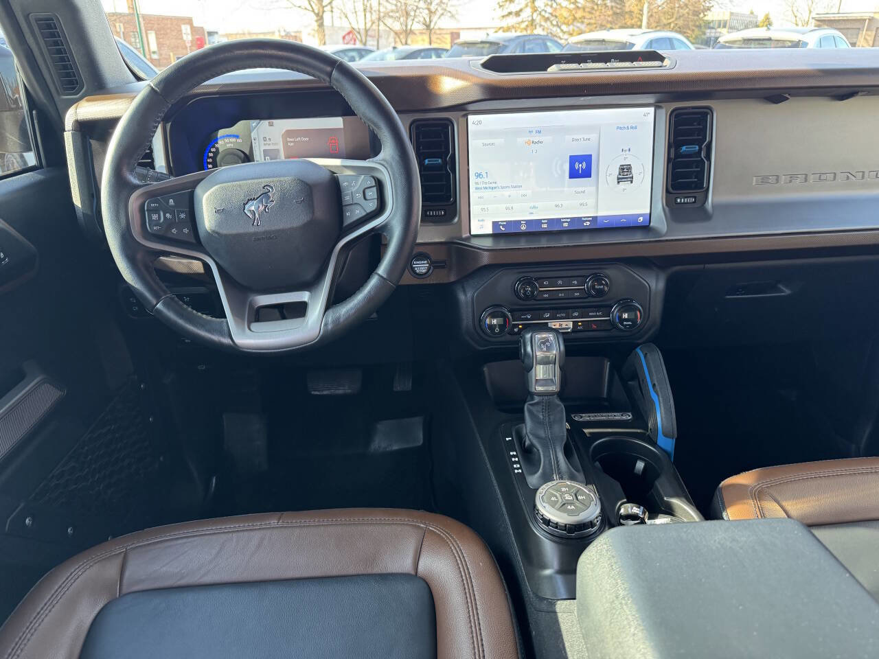 Used 2023 Ford Bronco Outer Banks image 9