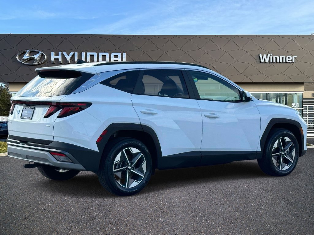 Certified 2025 Hyundai Tucson SEL AWD/4WD image 4