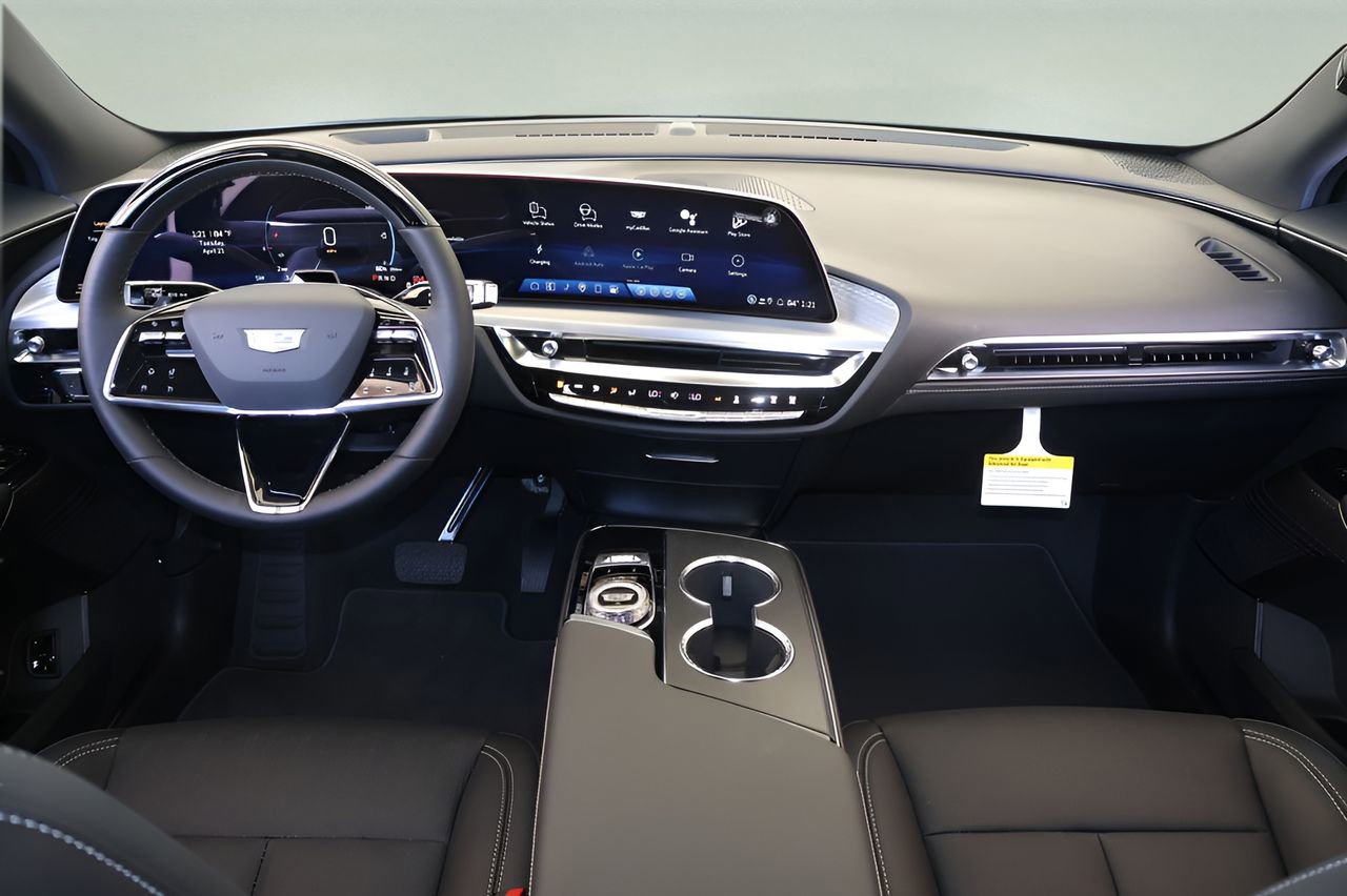 New 2026 Cadillac Lyriq Sport AWD/4WD image 14