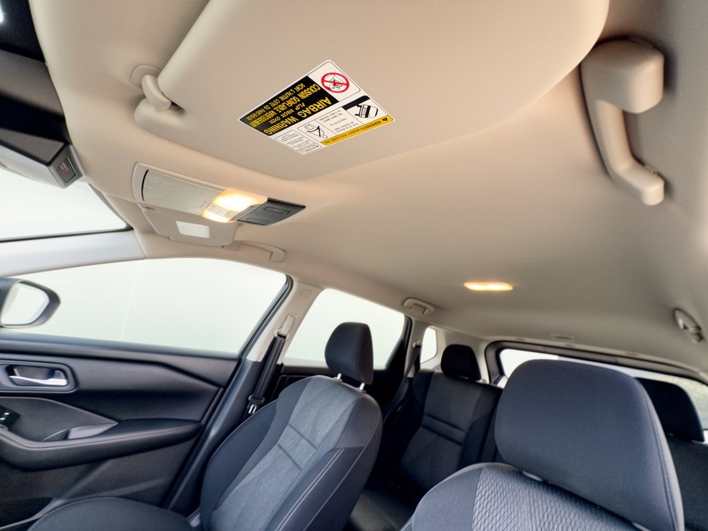 Certified 2026 Nissan Rogue SV FWD image 27