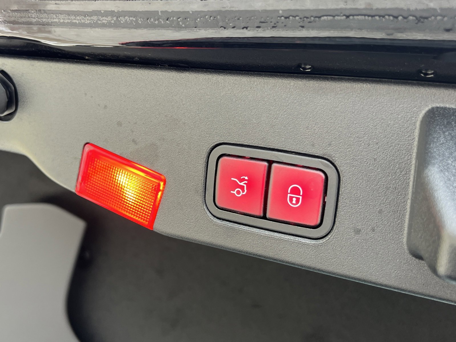 Used 2014 Mercedes-Benz SL 550 image 18