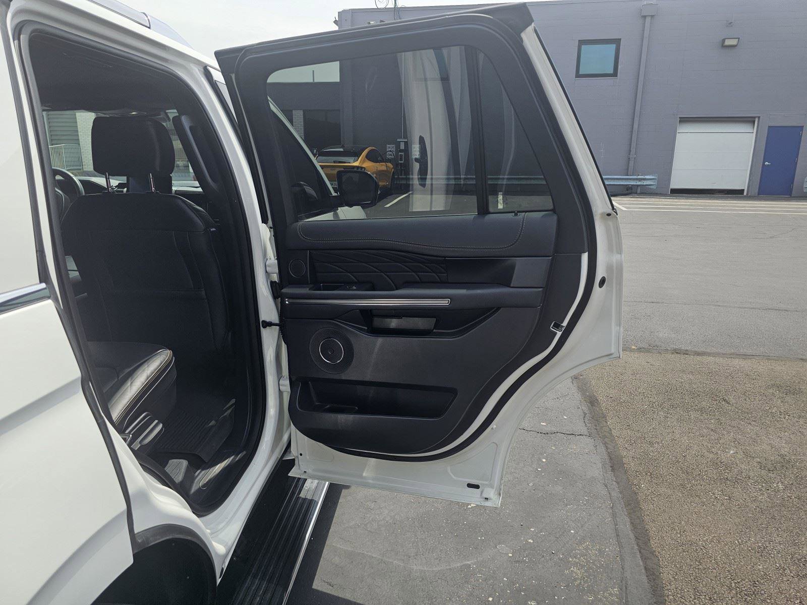Used 2022 Ford Expedition Platinum image 14