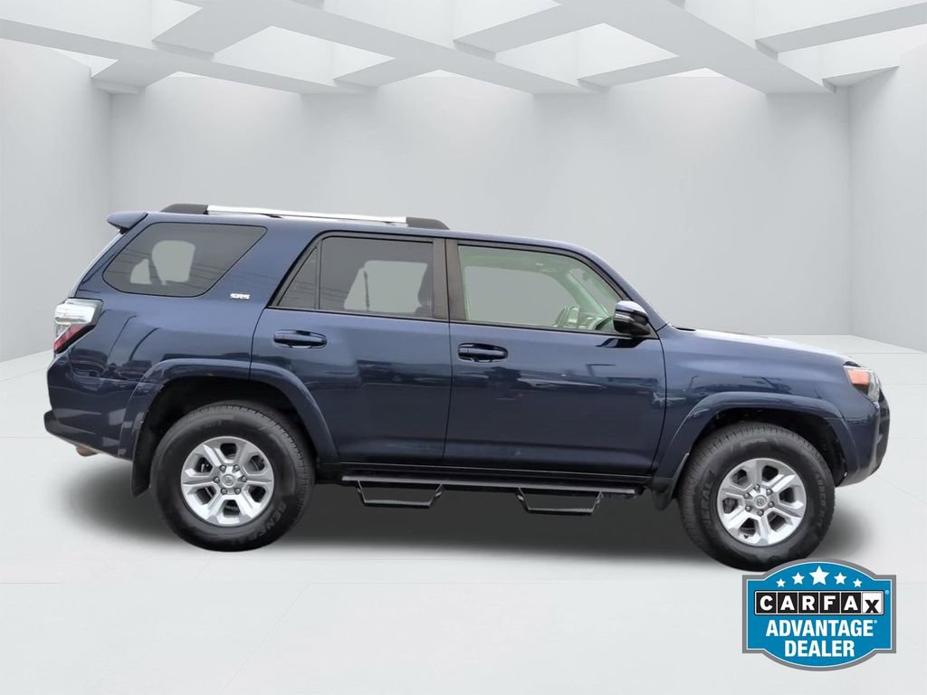 Used 2022 Toyota 4Runner SR5 Premium w/ Moonroof Package AWD/4WD image 4