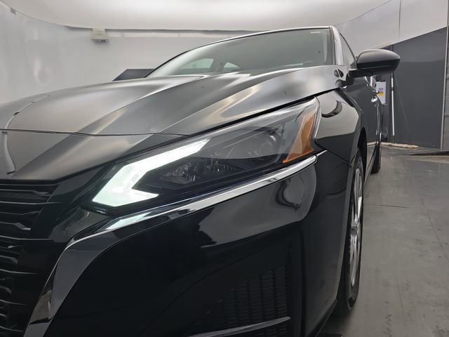 Used 2025 Nissan Altima 2.5 S image 14
