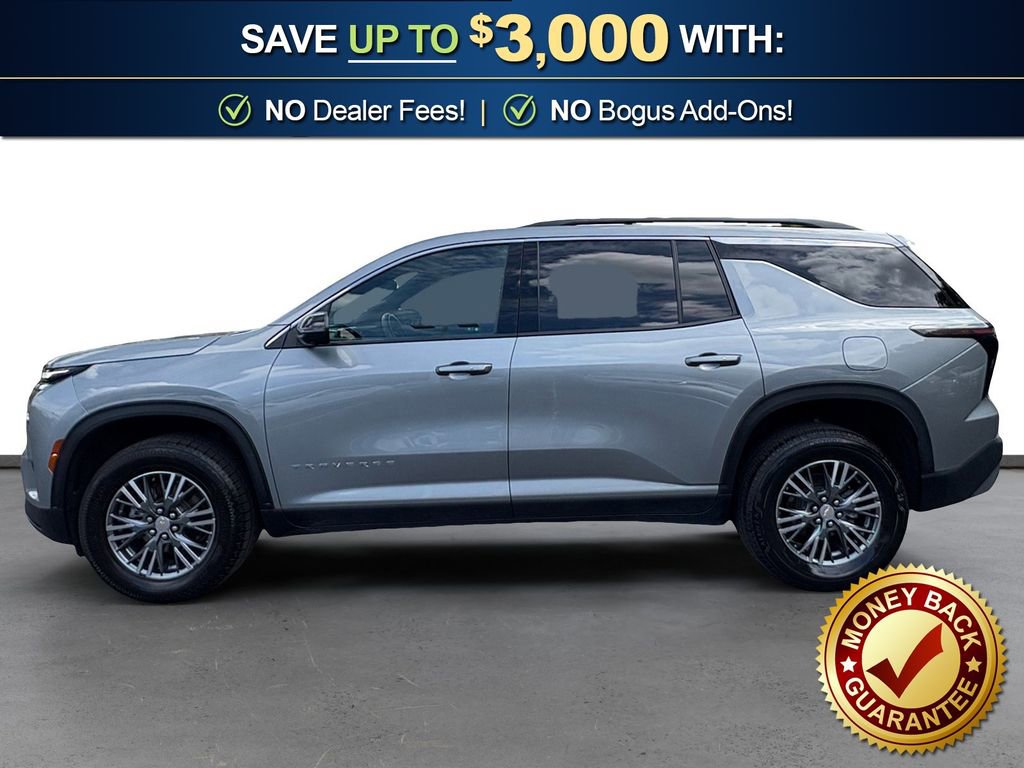 Used 2024 Chevrolet Traverse LT image 2