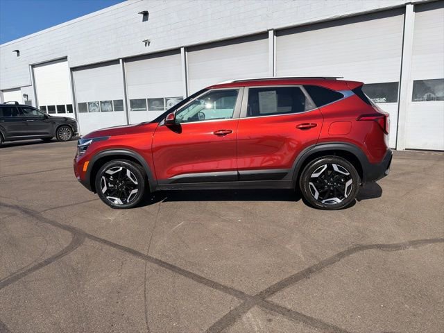 Used 2025 Kia Seltos SX w/ SX Sunroof Package image 17