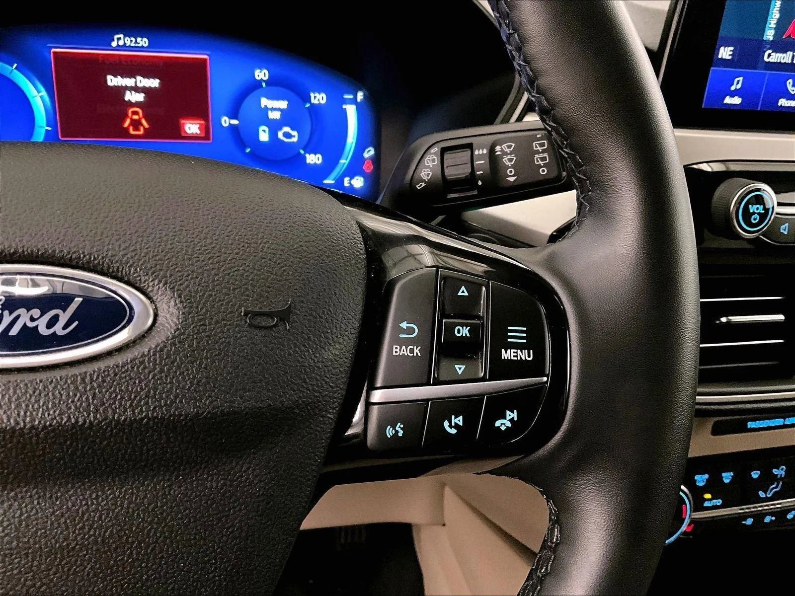 Used 2021 Ford Escape SEL w/ Technology Package AWD/4WD image 18