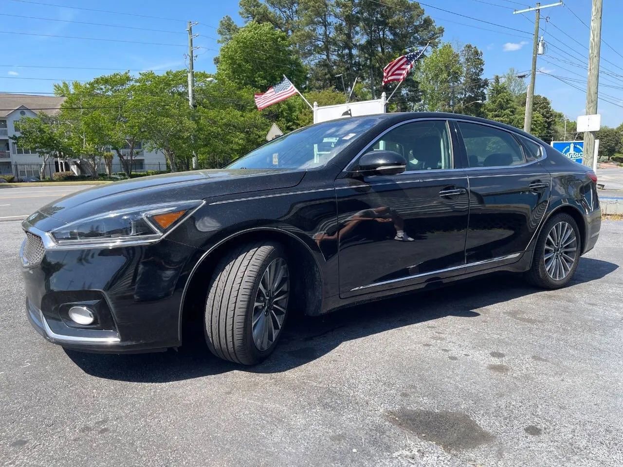 Used 2017 Kia Cadenza Premium w/ Luxury Package FWD image 4