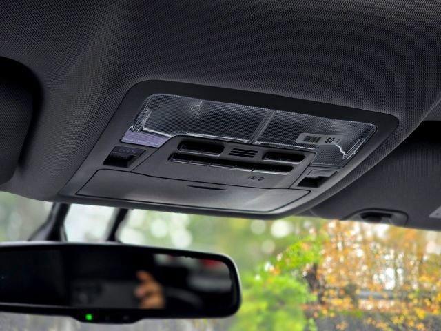 Used 2016 Toyota Highlander Limited Platinum image 24