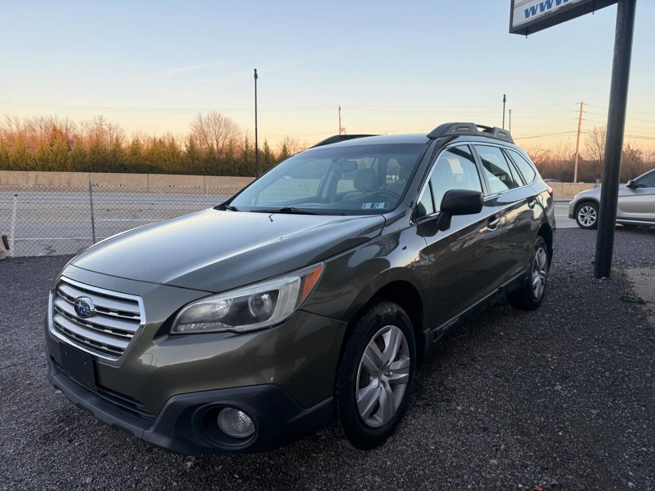 Used 2015 Subaru Outback 2.5i image 3