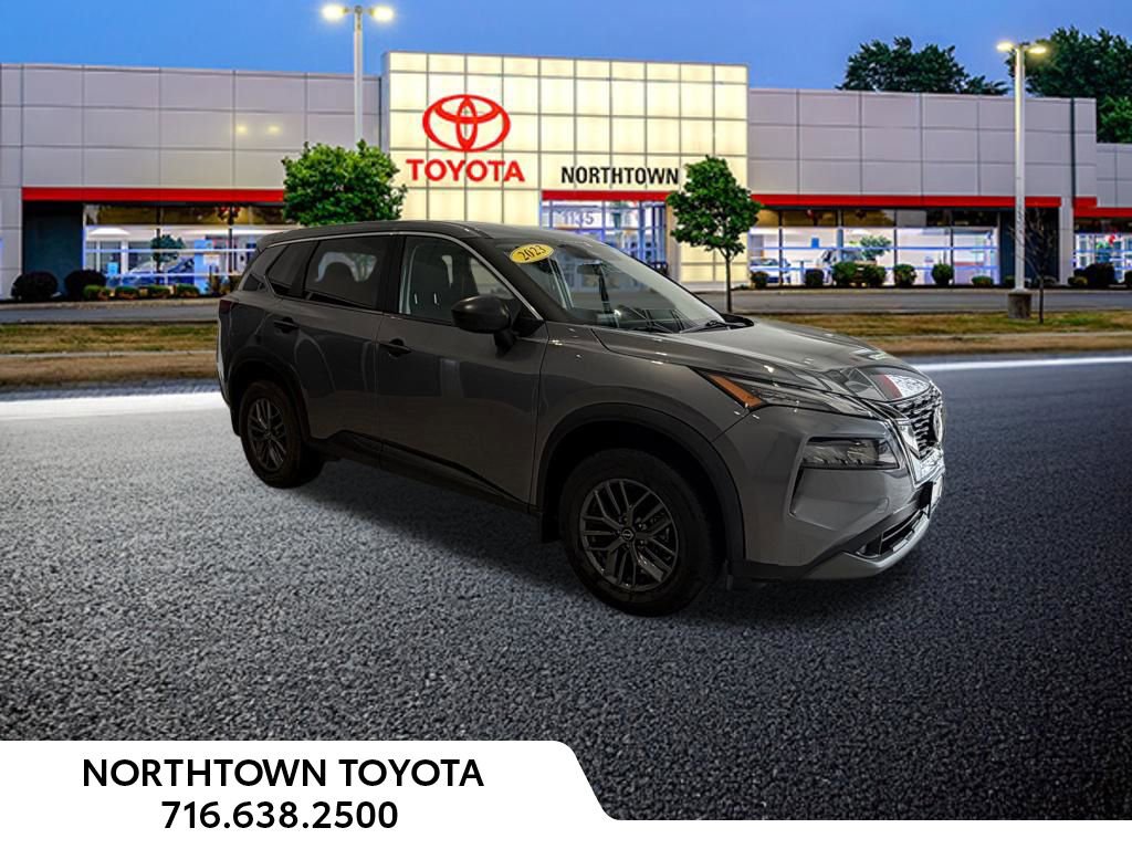 Used 2023 Nissan Rogue S image 9