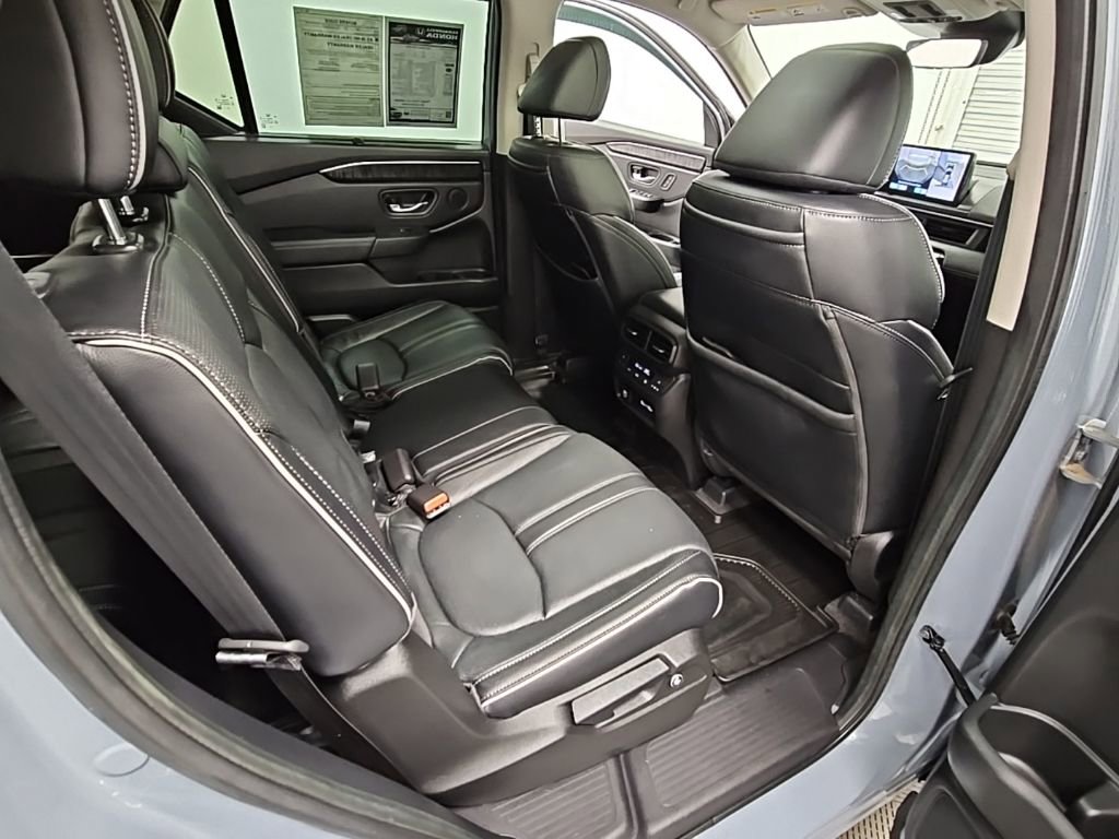Used 2023 Honda Pilot Elite image 40