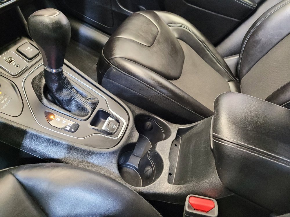 Used 2019 Jeep Cherokee Latitude Plus image 26