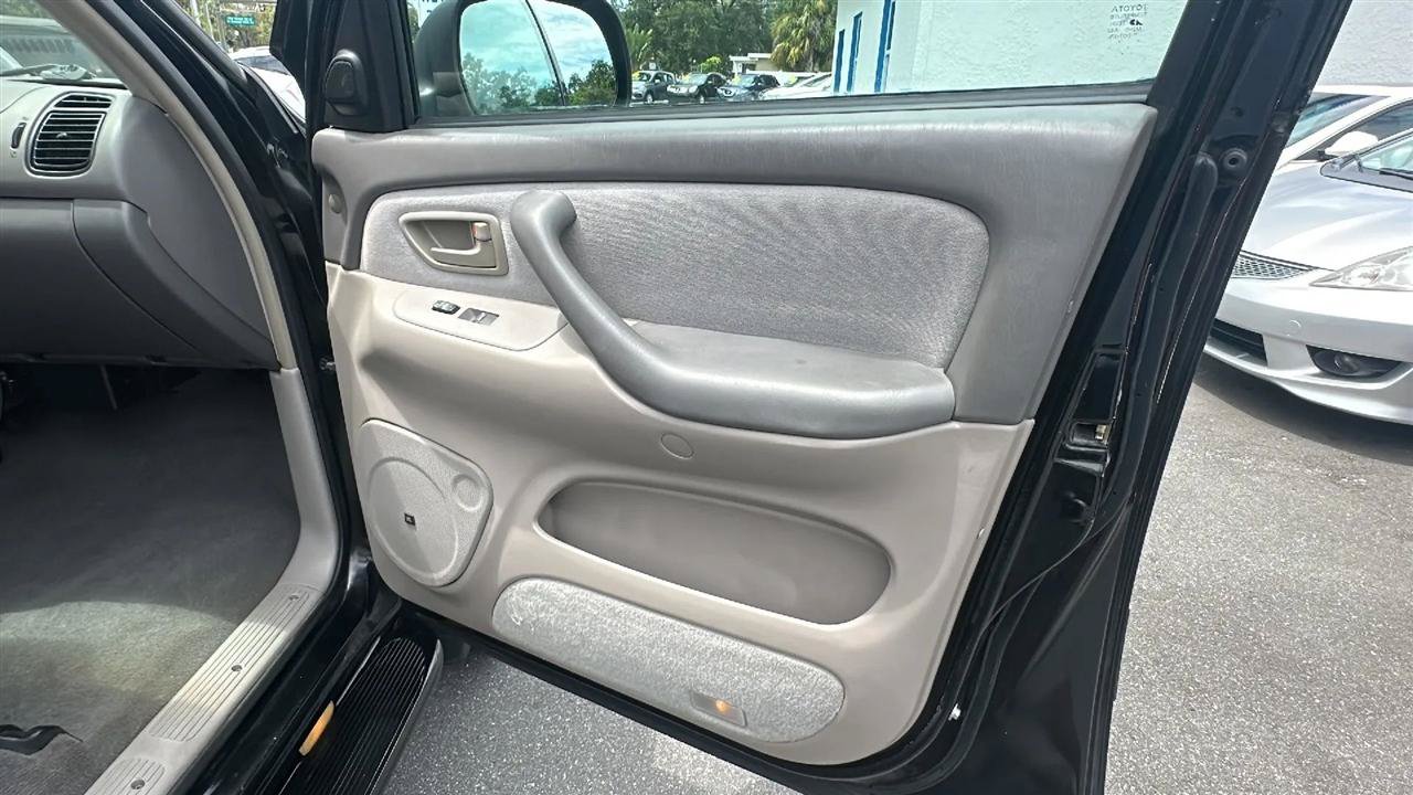 Used 2006 Toyota Sequoia SR5 AWD/4WD image 34