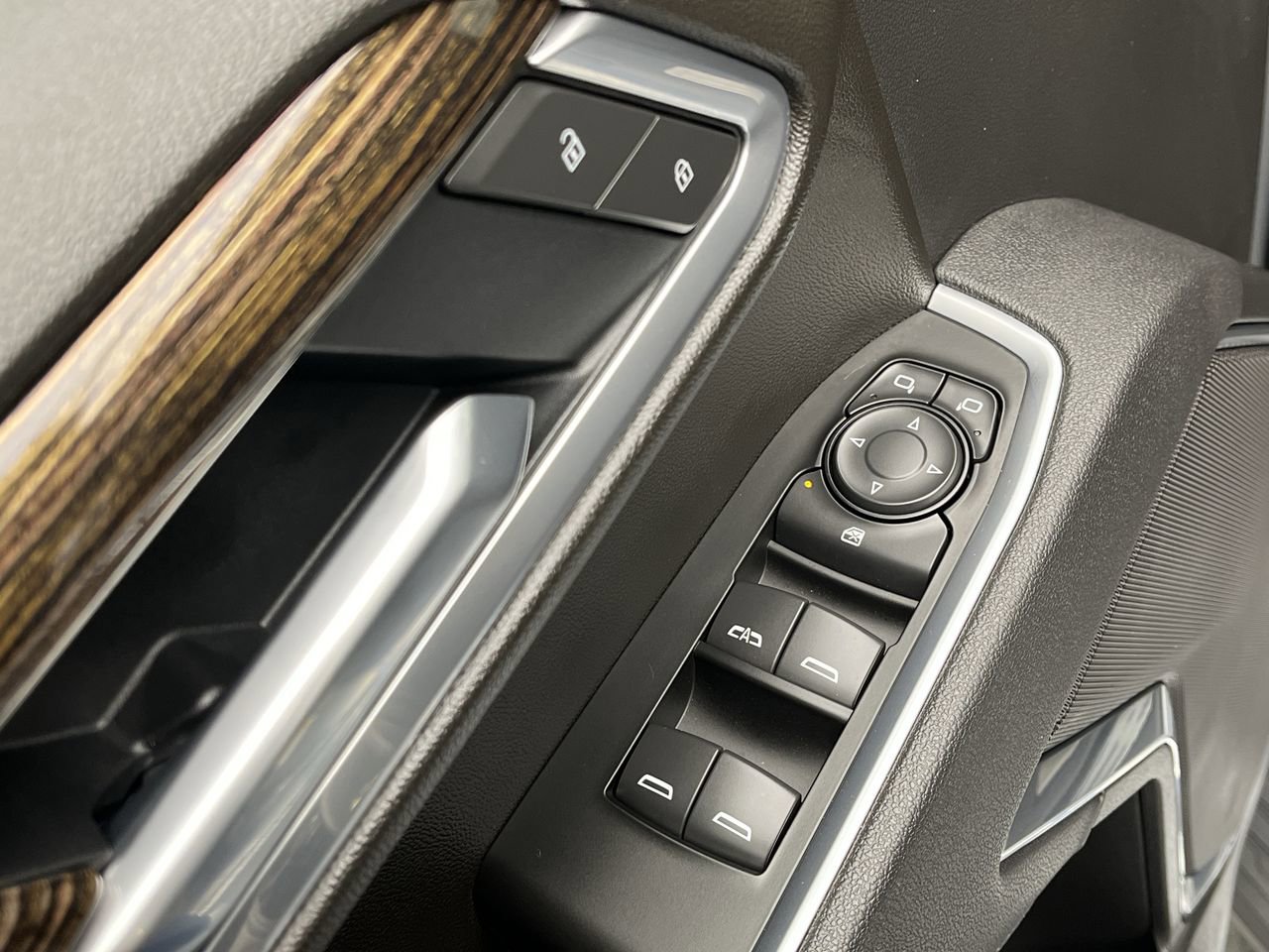 New 2026 GMC Sierra 1500 SLE AWD/4WD image 9