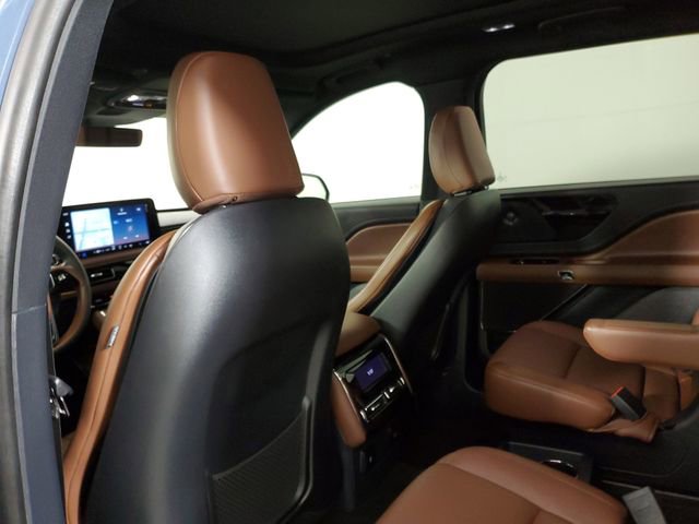 Used 2025 Lincoln Aviator Reserve w/ Illumination Package AWD/4WD image 11