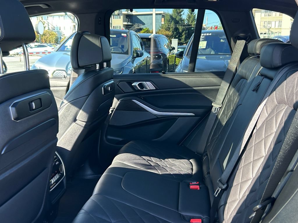 Used 2024 BMW X5 M60i AWD/4WD image 30